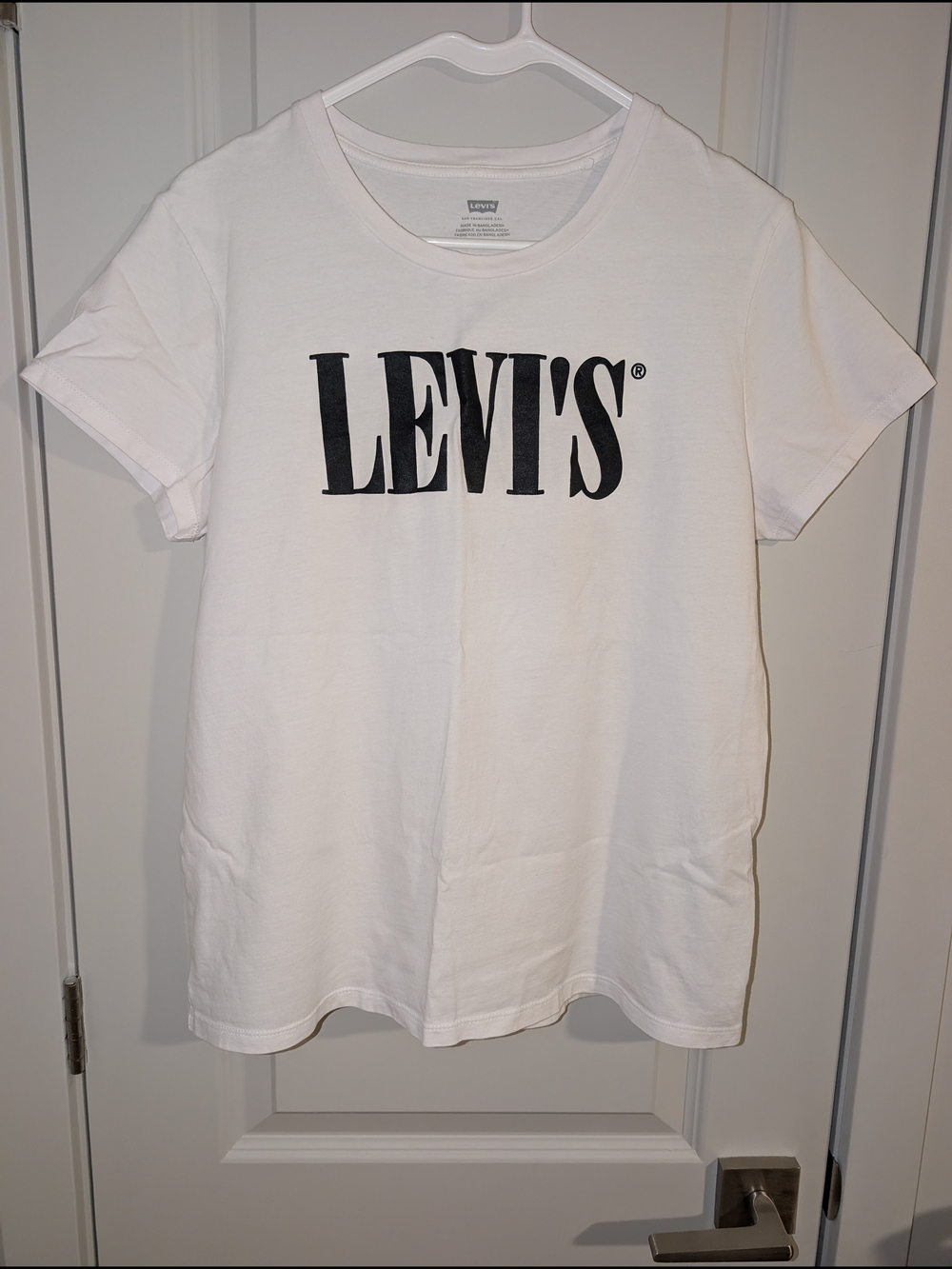 2/30$ 💓 NWOT Levi's T-shirt
